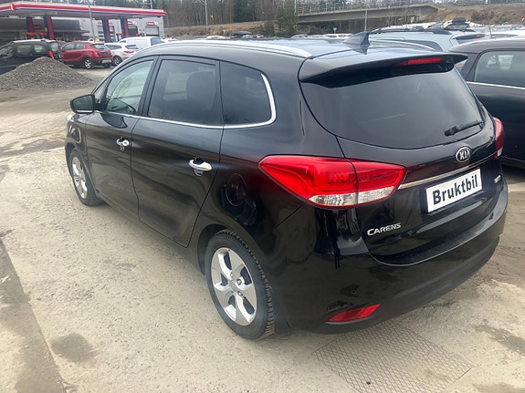 Kia Carens 3 of 5