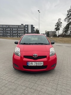 Toyota Yaris 3 of 5