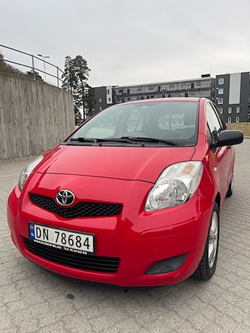 Toyota Yaris 4 of 5