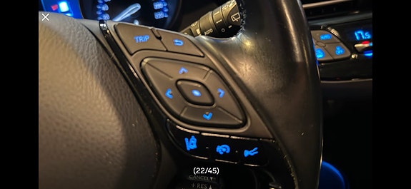 Toyota C-HR 24 of 30