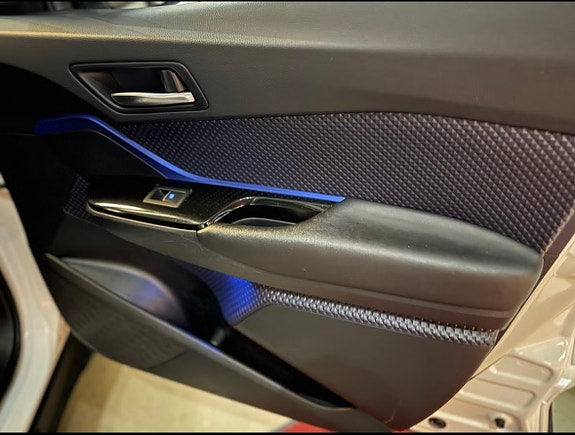 Toyota C-HR 16 of 30