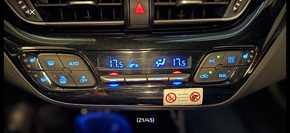 Toyota C-HR 25 of 30