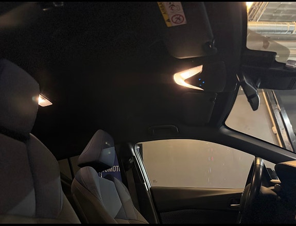 Toyota C-HR 15 of 30