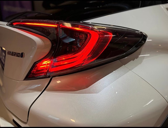 Toyota C-HR 21 of 30