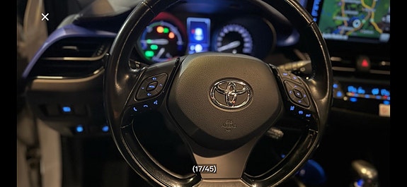 Toyota C-HR 30 of 30