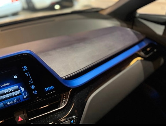 Toyota C-HR 6 of 30