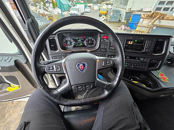 Scania R500 B6x2*4 Kranbil HMF 3220 32 tm, plan, 55 802 km 28 of 30
