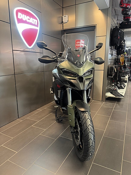 Ducati Multistrada V2 S Travel 2 of 5