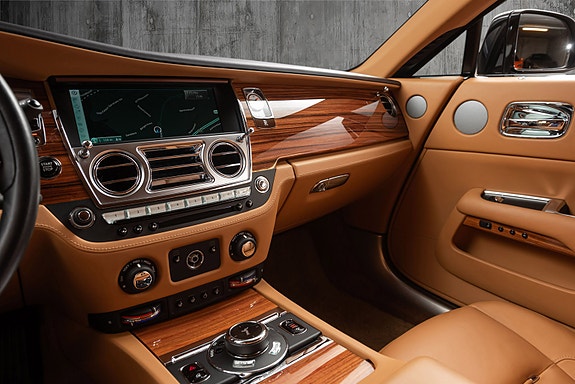 Rolls Royce Wraith 25 of 30