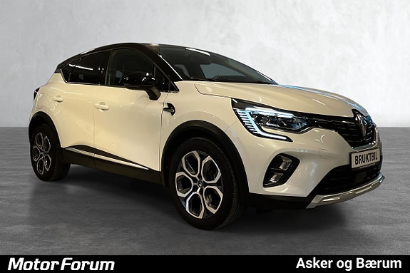 Tøff hvit SUV med iøynefallende aluminiumsfelger.