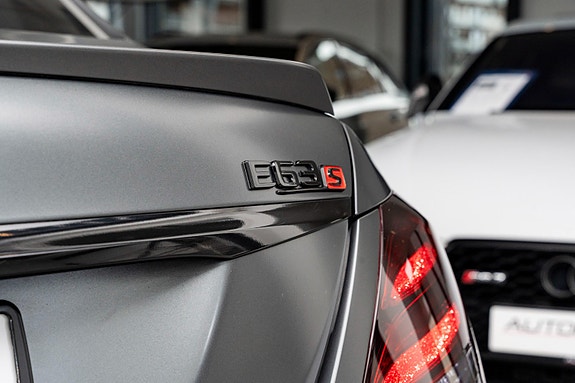 Mercedes-Benz E-Klasse 9 of 30