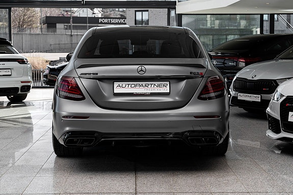 Mercedes-Benz E-Klasse 3 of 5