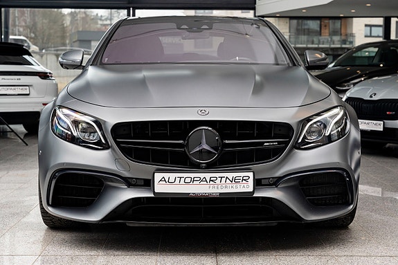 Mercedes-Benz E-Klasse 4 of 5