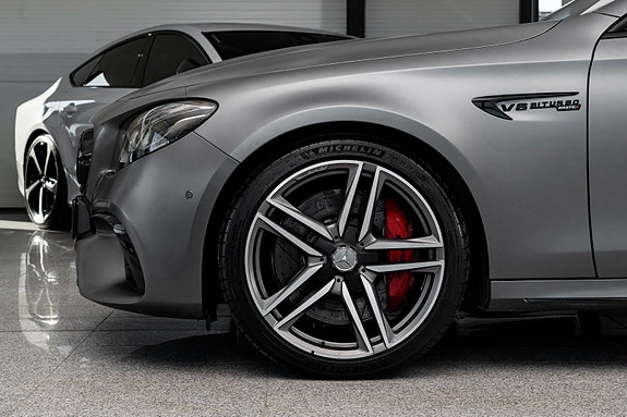 Mercedes-Benz E-Klasse 29 of 30