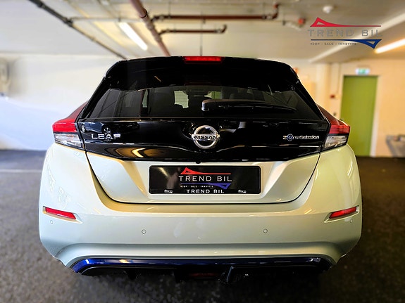 Nissan Leaf 4 of 24