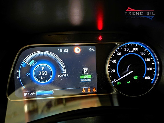 Nissan Leaf 21 of 24