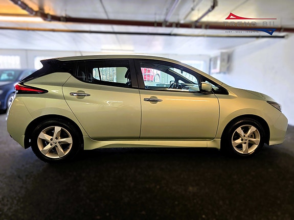 Nissan Leaf 6 of 24