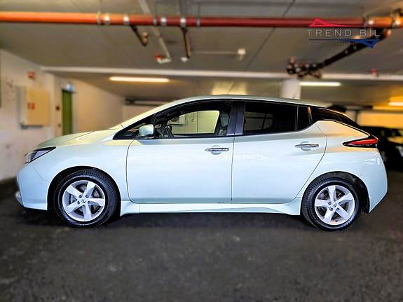 Nissan Leaf 2 of 24