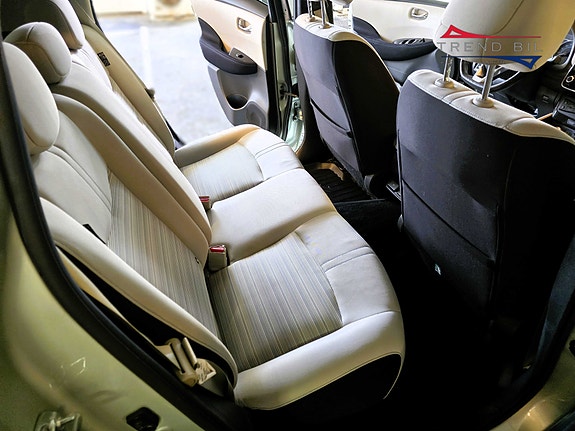 Nissan Leaf 17 of 24