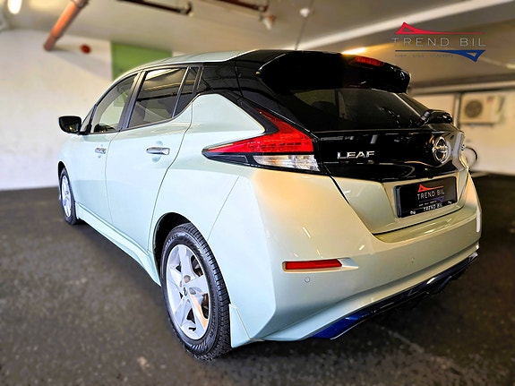 Nissan Leaf 3 of 24