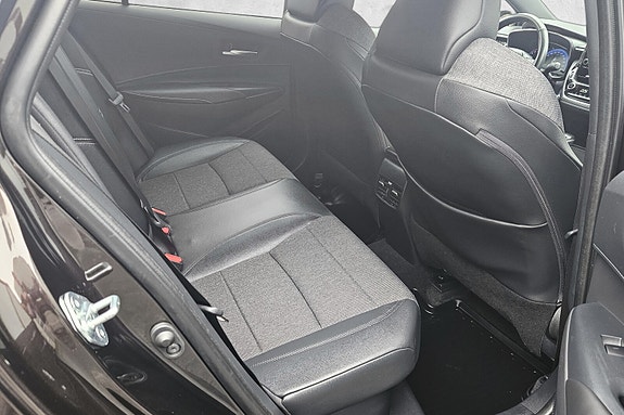 Toyota Corolla 13 of 30