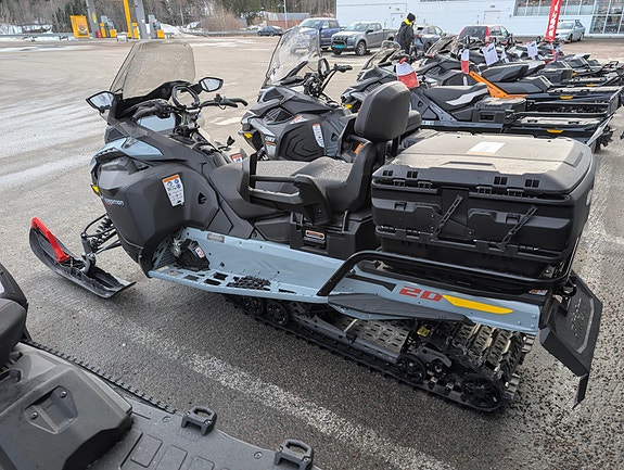 Ski-doo Expedition SE 20" 900 ACE Turbo R 2 of 5