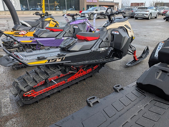 Ski-doo Summit Adrealine 154" 600RR E-TEC 4 of 5