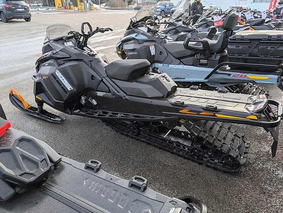 Ski-doo Tundra LE 600 ACE 2 of 5