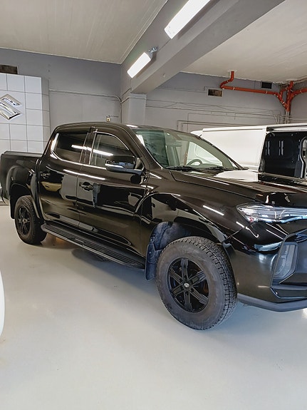 Maxus T90 EV 4 of 9