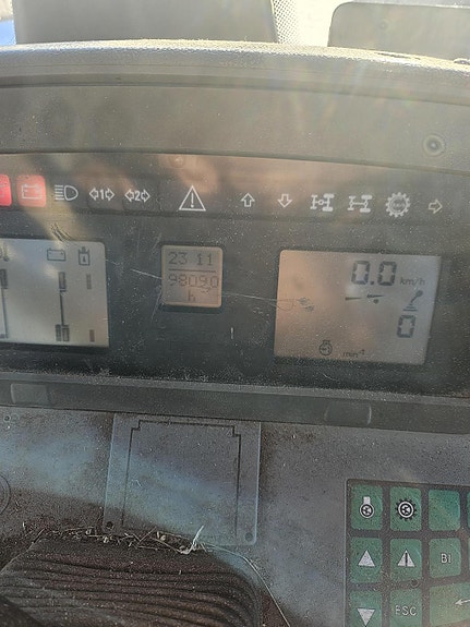 Fendt Farmer vario 412 3 of 5