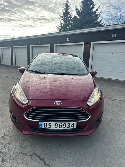 Ford Fiesta 2 of 5