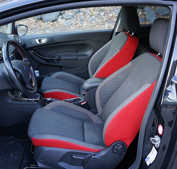 Ford Fiesta 19 of 30