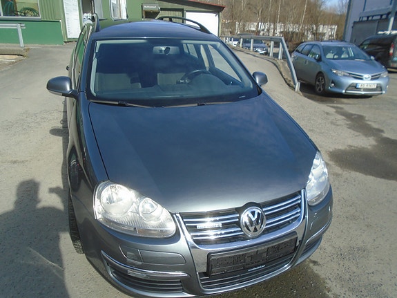 Volkswagen Golf 3 of 5