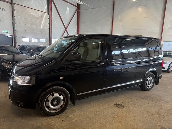 Volkswagen Caravelle 3 of 5