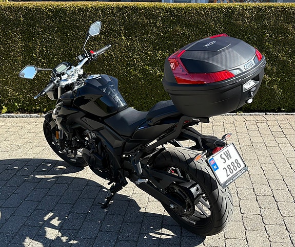 VOGE 500 R 3 of 5