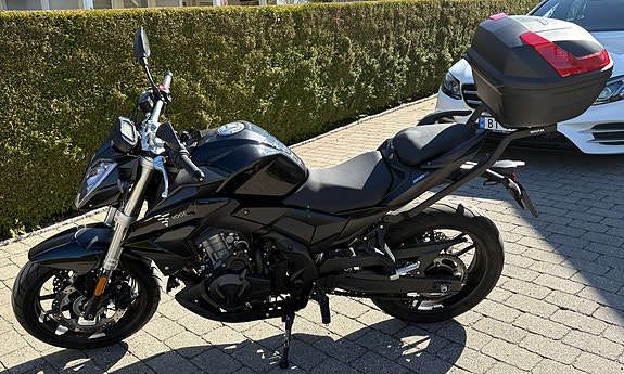 VOGE 500 R 2 of 5