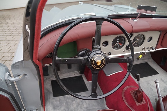 Jaguar XK 9 of 26