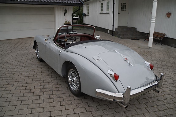 Jaguar XK 4 of 26