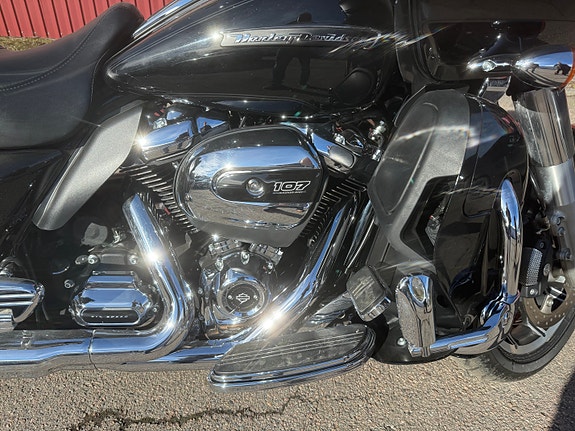 Harley-Davidson FLTRU Road Glide Ultra, meget pen, kun 18000 km 8 of 17