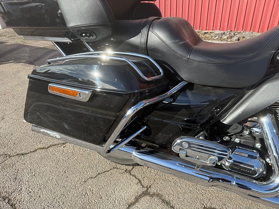 Harley-Davidson FLTRU Road Glide Ultra, meget pen, kun 18000 km 9 of 17
