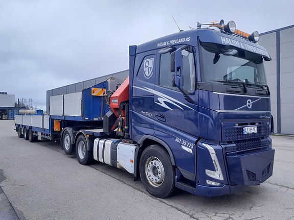 Volvo FH 540 6x2 trekker med HMF 5020 Kran