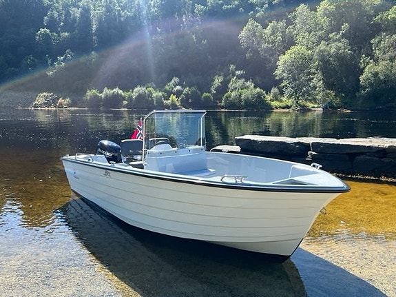 Hobby 555 CC med Yamaha F70