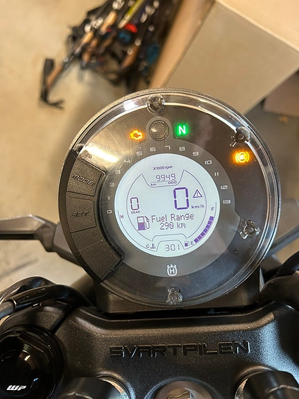 Husqvarna Svartpilen 9 of 11