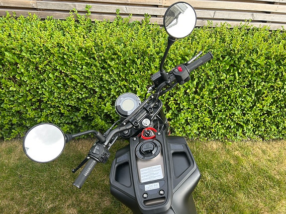 Husqvarna Svartpilen 8 of 11