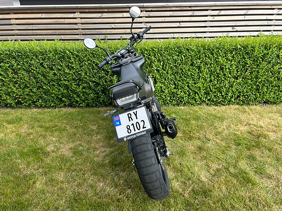 Husqvarna Svartpilen 6 of 11