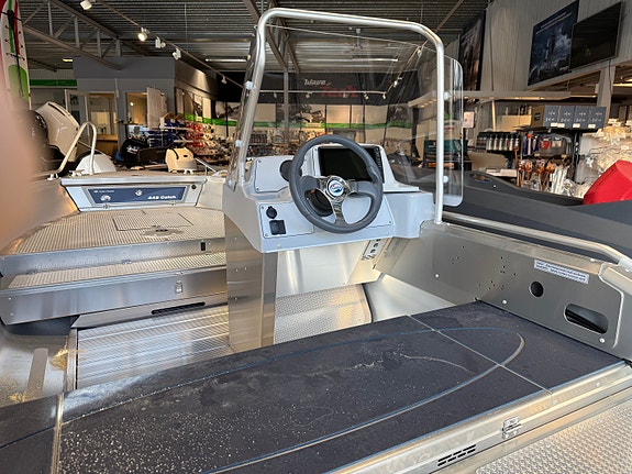 Linder 445 sm Catch m/Suzuki 30hk/kartplotter 5 of 12