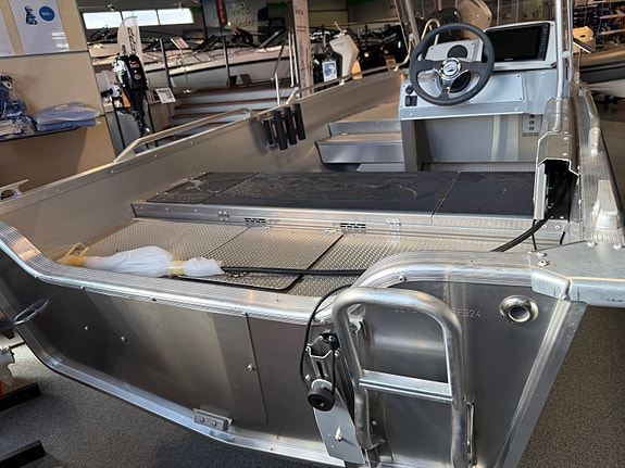 Linder 445 sm Catch m/Suzuki 30hk/kartplotter 9 of 12