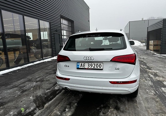 Audi Q5 2 of 14