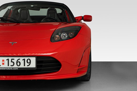 Tesla Roadster 4 of 24