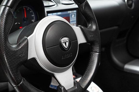 Tesla Roadster 17 of 24